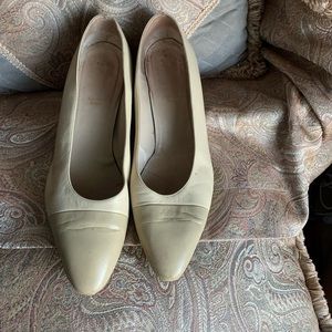 Bruno Magli size 10(US) 2 tone pumps